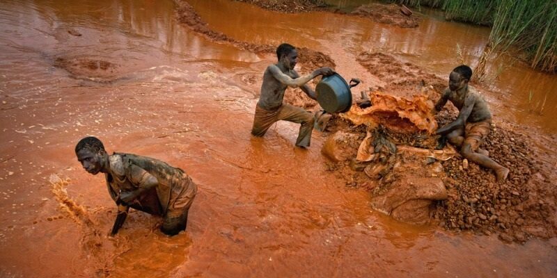 Miners accused of polluting Mozambique river 1