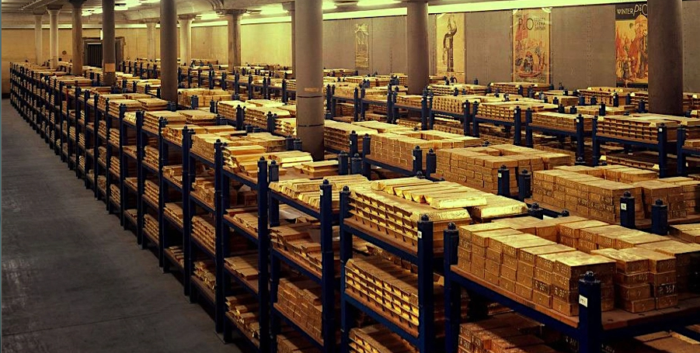 Gold price weakness takes $1.5bn out of largest ETF 1