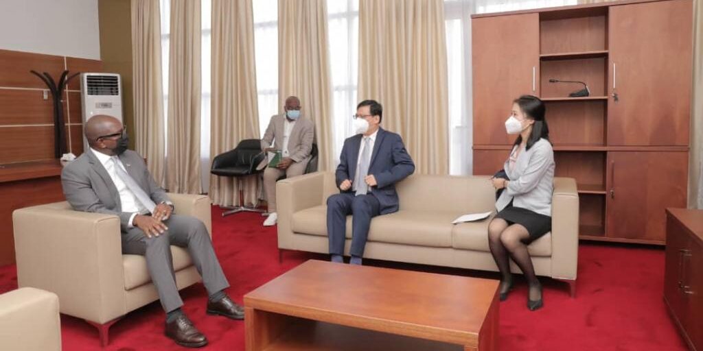 Sama Lukonde and Chinese Ambassador investigate illicit activities of Chinese companies in the DRC 1