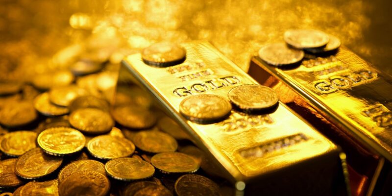 Gold gains as new Covid-19 variant lifts safe-haven demand 1