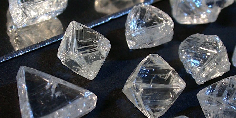 De Beers makes diamond buyers cough up cash with fresh price rise 1