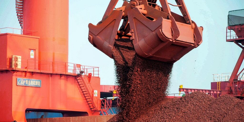 Iron ore price jumps as Fortescue, BHP and Rio Tinto face labour shortage 1