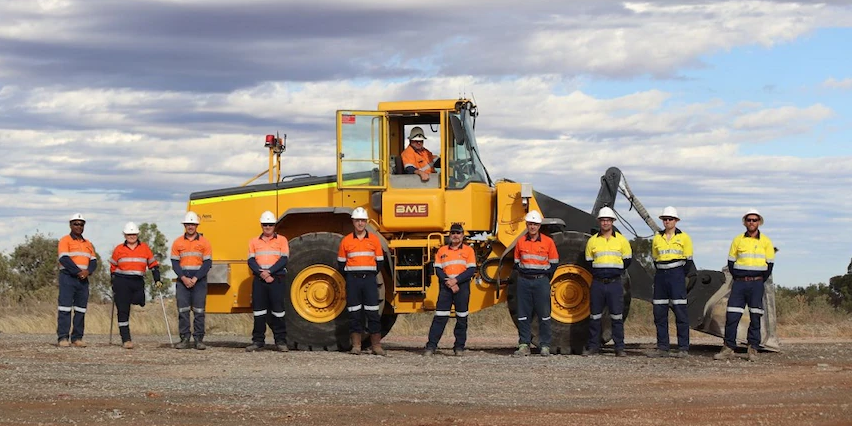 Lithium battery manufacturers race to develop low-emission heavy equipment for mining 1