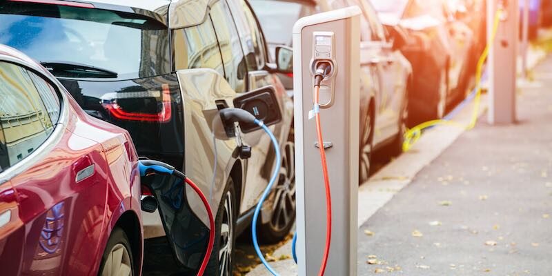 Electric vehicle growth outpaces installation of battery chargers 1