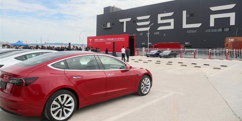 Tesla delays filing as investors await word on possible stock split 1