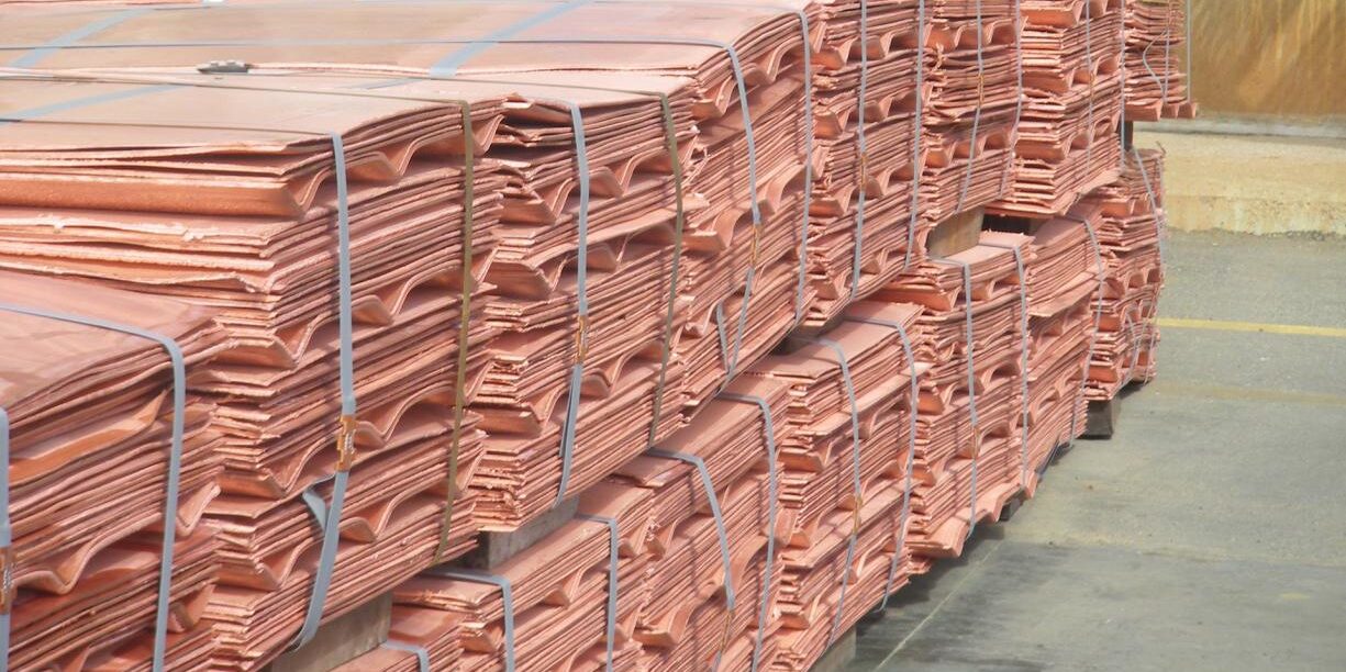 The price of copper goes from 9,500.35 USD to 9,711.85 USD per tonne on the international market 1