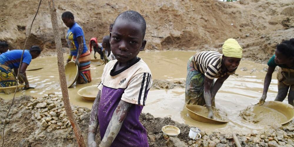 Child labor in the mining industry in the DRC at the heart of the debates at the Tom Santos Committee 1