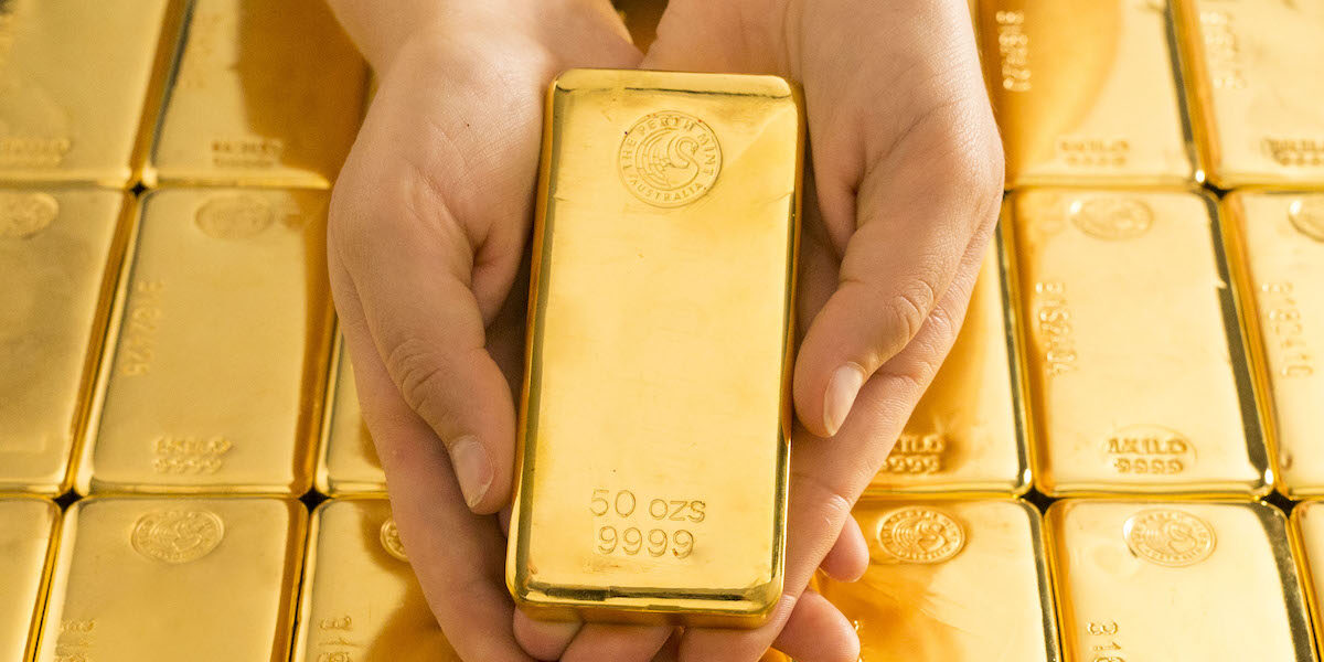 Gold price rebounds from near 11-month low as dollar retreats 1