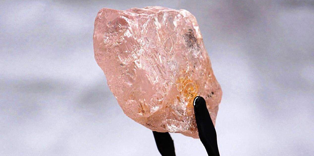 Largest pink diamond discovered in Lulo mine 1