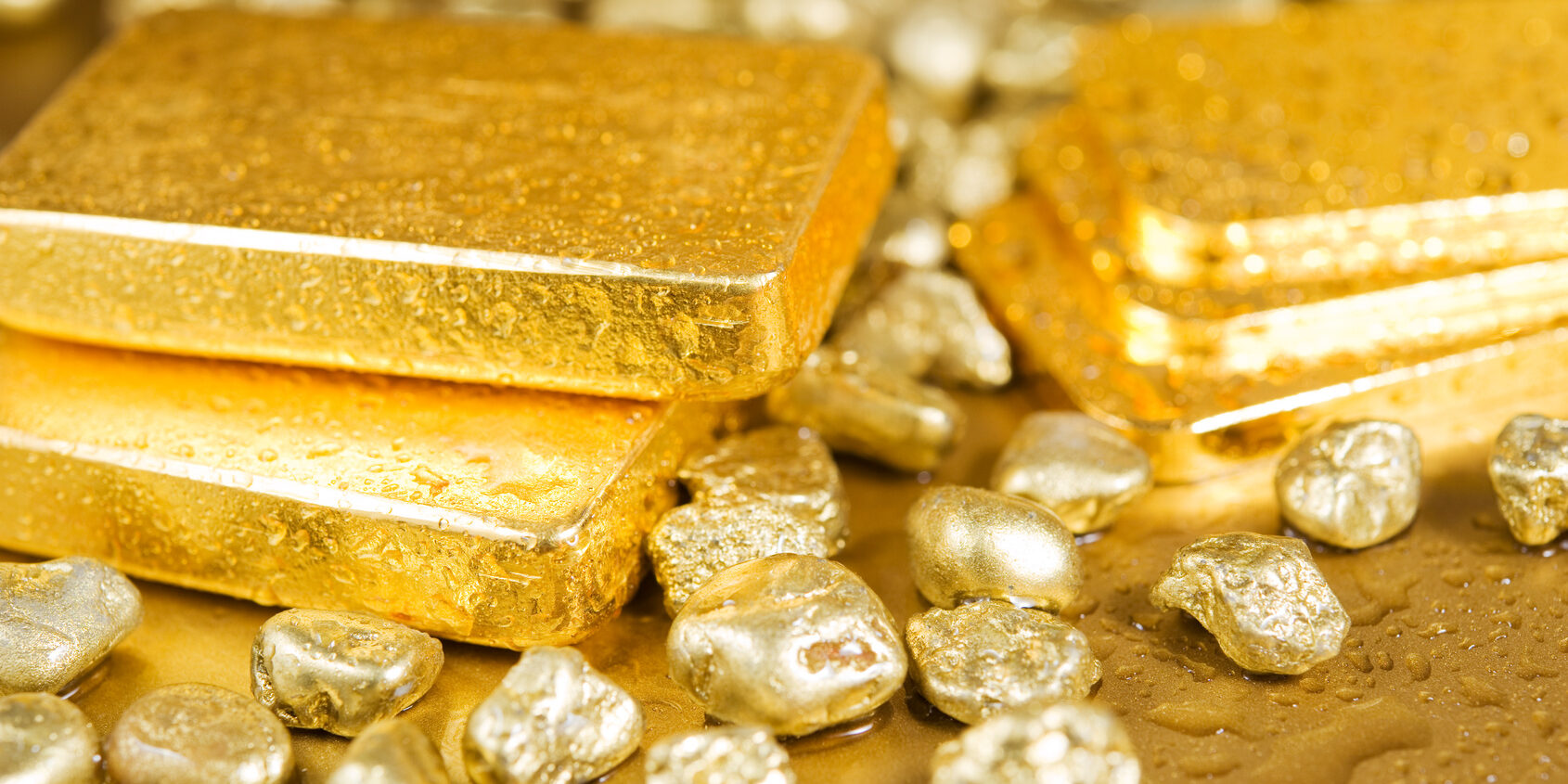 Gold at three-week low as Fed officials reiterate hawkishness 1