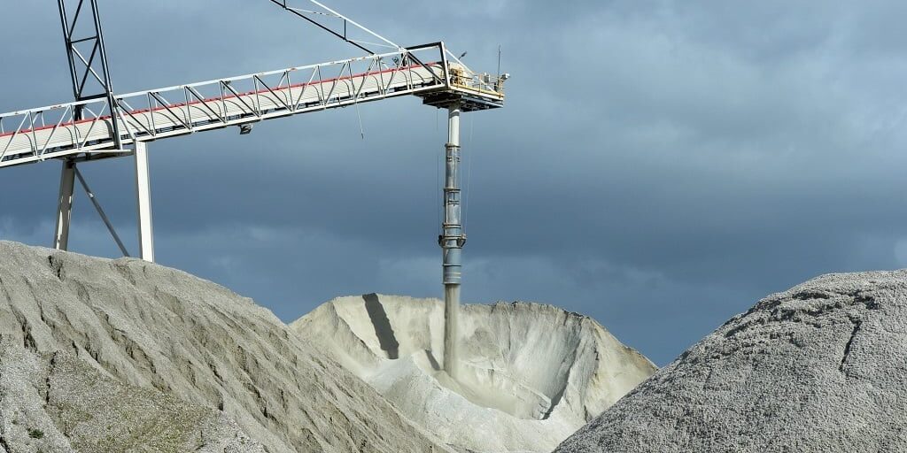 Lithium Miner Sees 25% Price Drop In Boon For Electric Vehicles 1