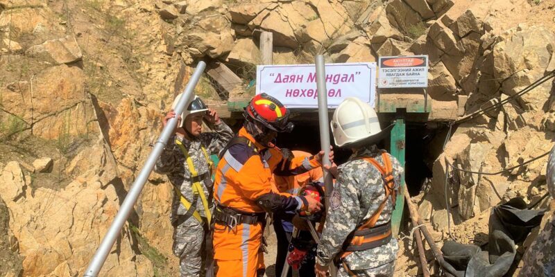 Mongolian Artisanal Miners receive Trained in Health, Safety, and Rescue Operations 1