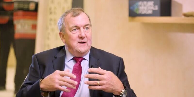 Barrick CEO says not interested in bidding for Anglo American 2