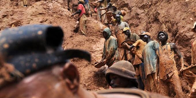 DRC Authorities Push for Legal Framework and Viable Zones to Manage Artisanal Mining Invasions 2