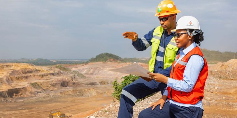 Ecuador Seals $1.7 Billion Mining Deal with China’s CMOC Group to Advance Major Gold Project