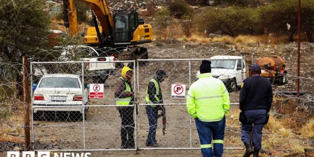 South Africa Mine Collapse Claims 14 Illegal Miners Near Rustenburg 1